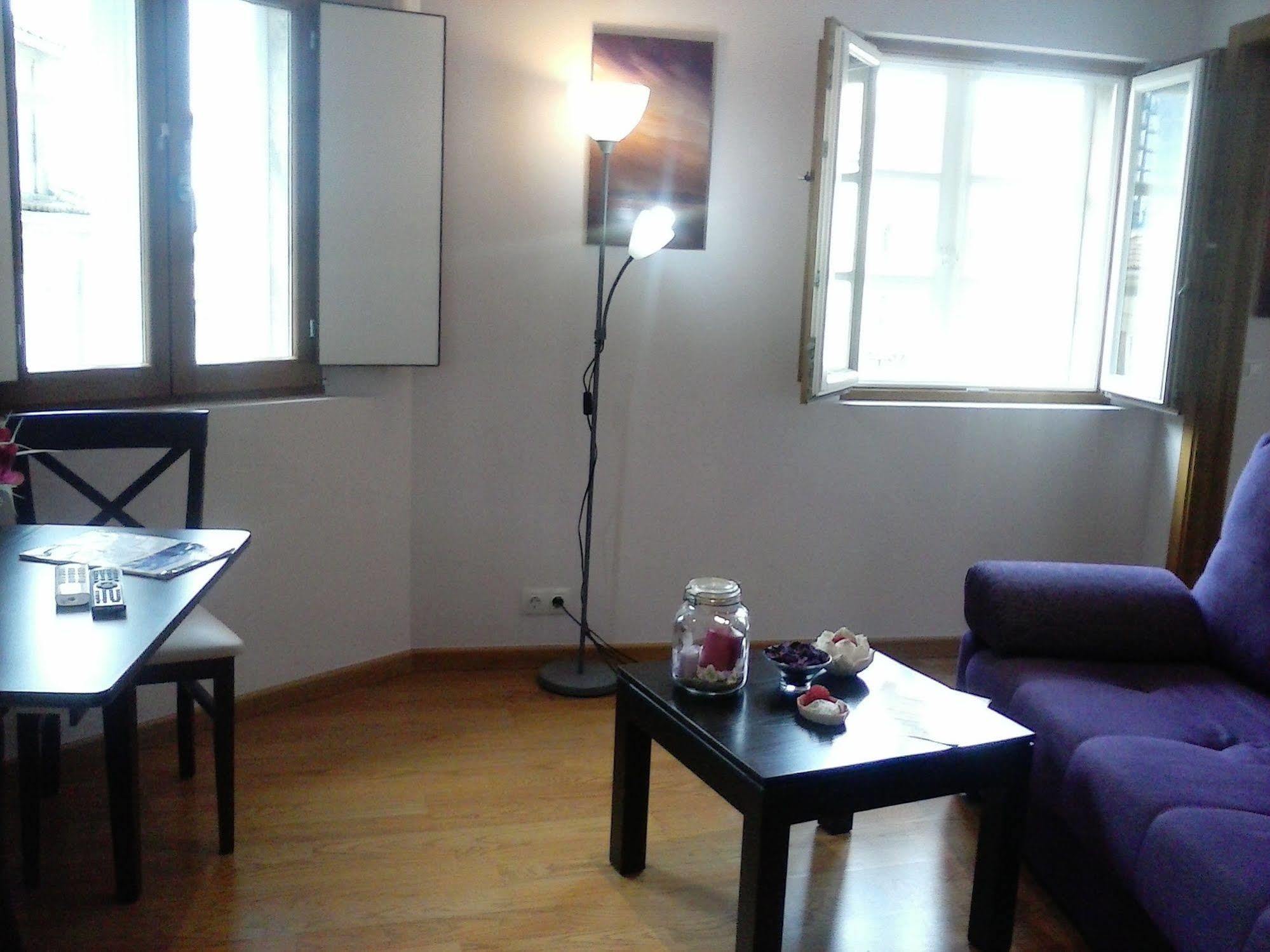 Apartamentos Casa De La Inmaculada Сантьяго-де-Компостела Экстерьер фото